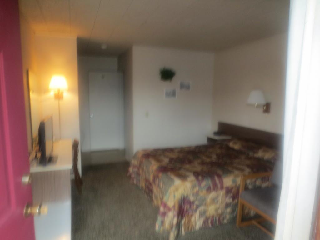 Downtowner Inn Grangeville Room photo